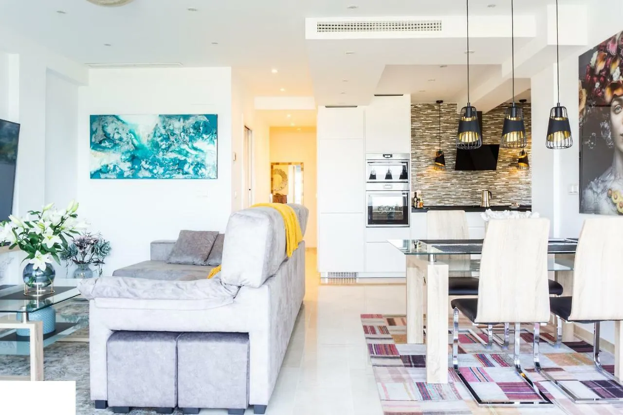 First Line Beach Sea View Estepona Apartamento
